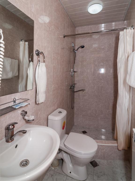 Hotel Vip Tbilisi Esterno foto