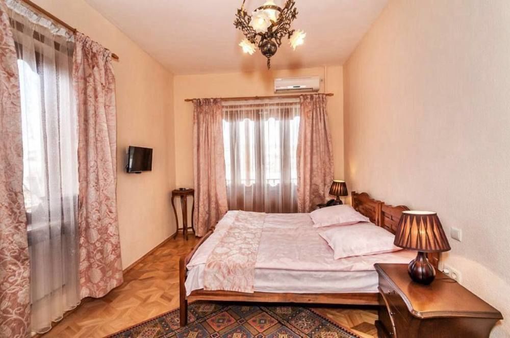 Hotel Vip Tbilisi Esterno foto