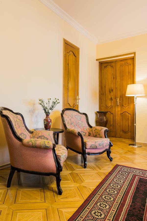 Hotel Vip Tbilisi Esterno foto