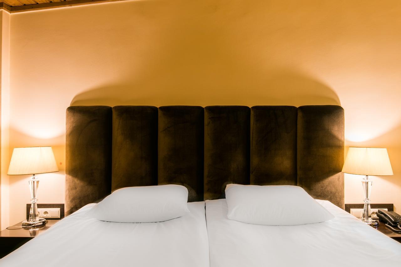 Hotel Vip Tbilisi Esterno foto