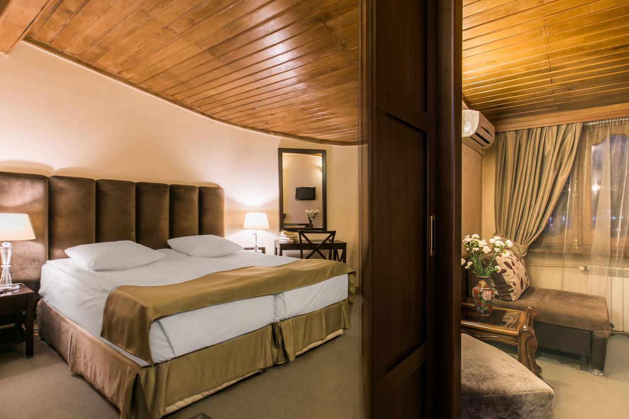 Hotel Vip Tbilisi Esterno foto