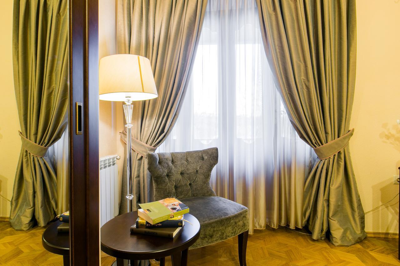Hotel Vip Tbilisi Esterno foto