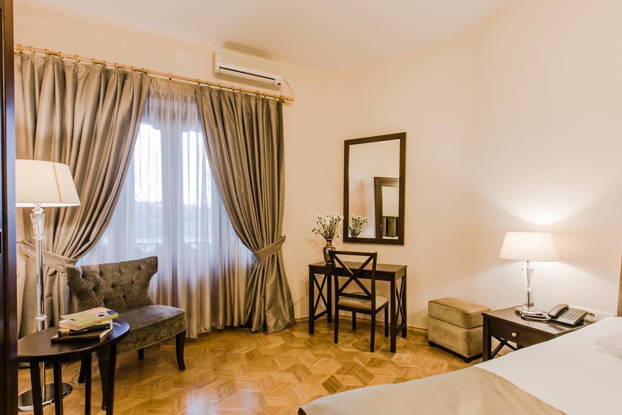 Hotel Vip Tbilisi Esterno foto