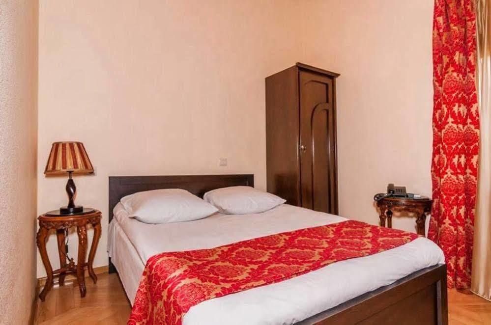 Hotel Vip Tbilisi Esterno foto