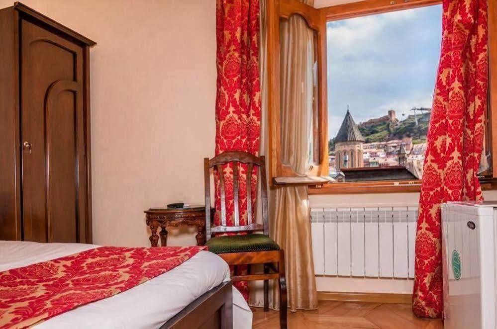 Hotel Vip Tbilisi Esterno foto
