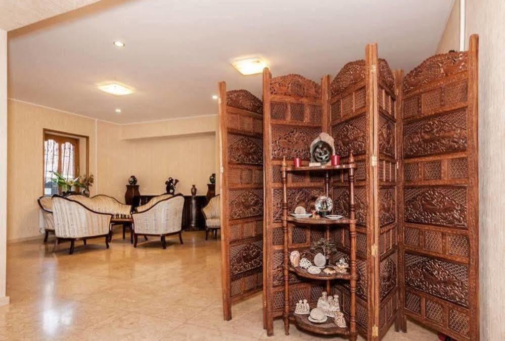 Hotel Vip Tbilisi Esterno foto