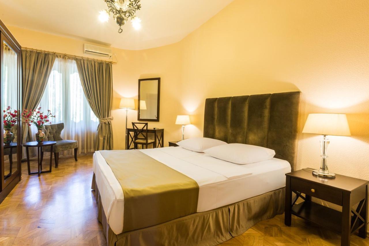 Hotel Vip Tbilisi Esterno foto