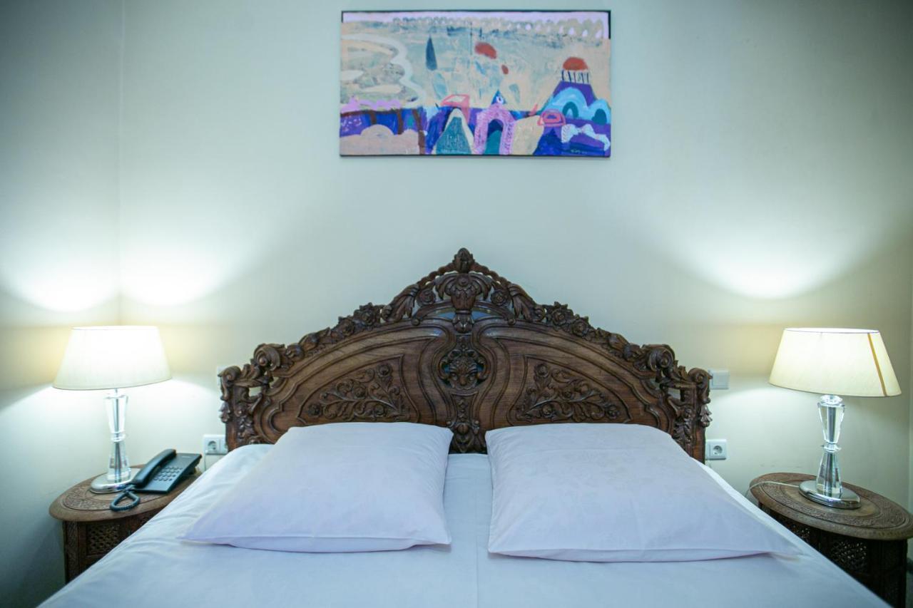 Hotel Vip Tbilisi Esterno foto